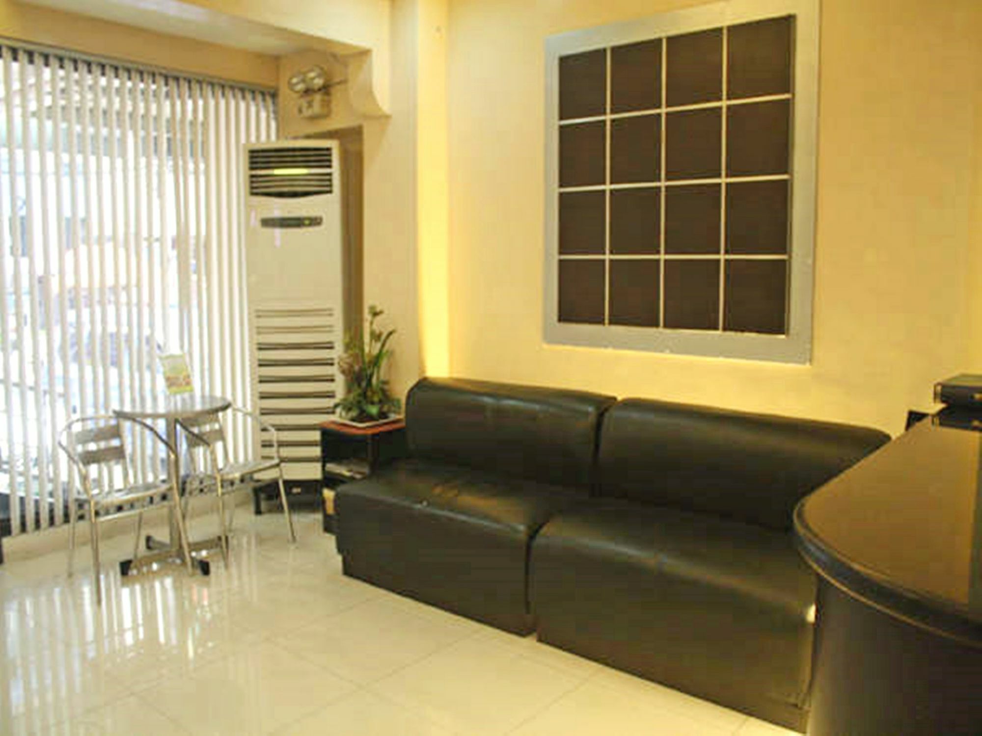 Vista Apartelle Makati City Exterior foto